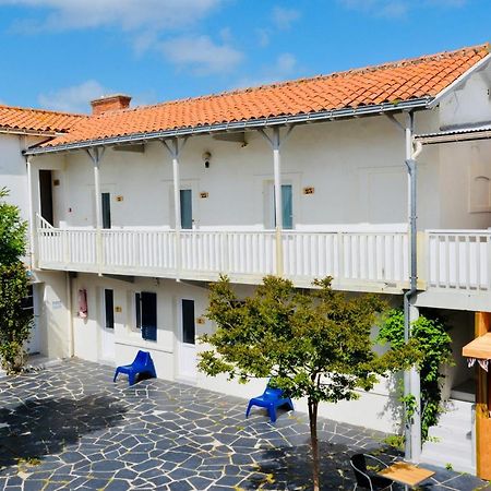Hotel Les Baigneurs Saint-Gilles-Croix-de-Vie Exterior foto